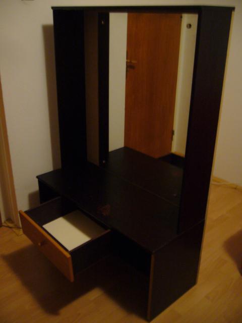 Darujem Skrinu so zrkladom za odvoz